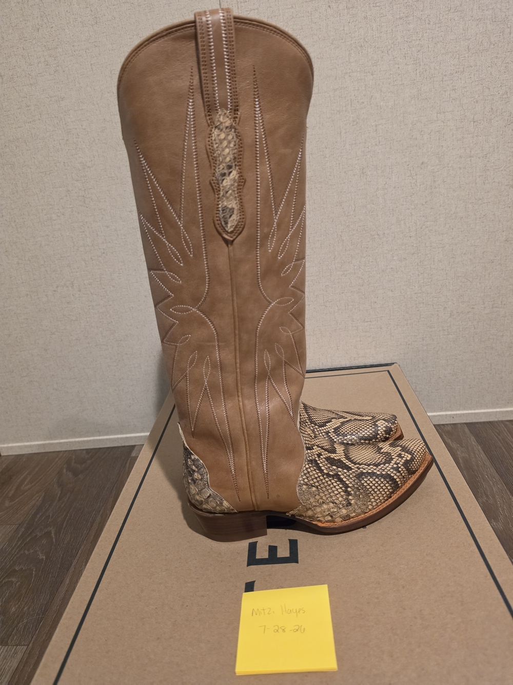 Tecovas Loretta Python - Picture 3 of 9